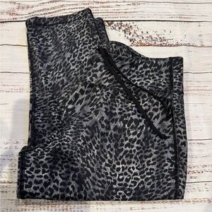 DANSKIN Medium cropped